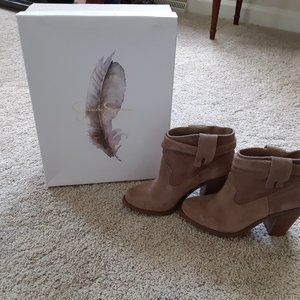 Jessica Simpson Women's Chantie Ankle Bootie